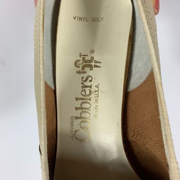 Vintage Cream Embellished Dressy Round Toe Low Block Heels - Picture 9 of 10